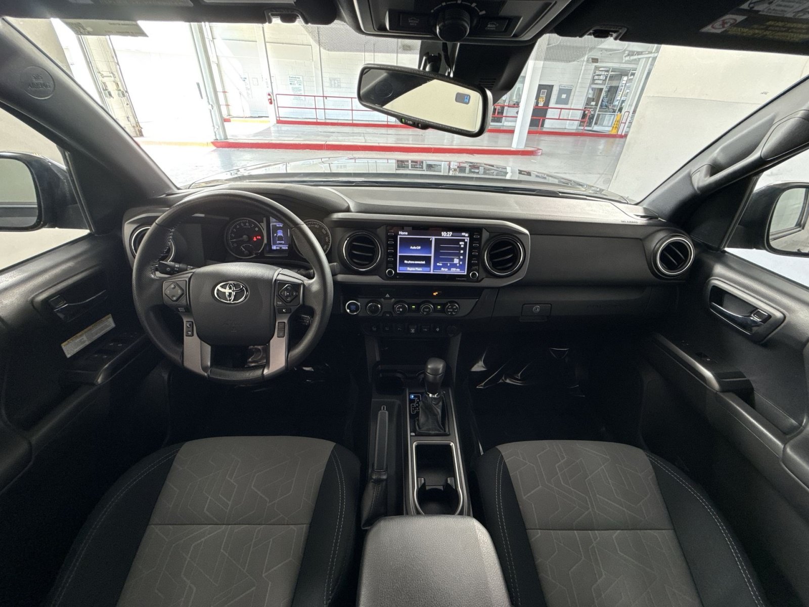 Used 2020 Toyota Tacoma TRD Off-Road w/ Technology Package AWD/4WD image 23