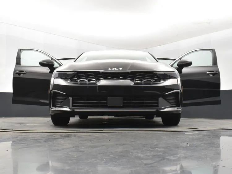 Used 2025 Kia K5 LXS image 11