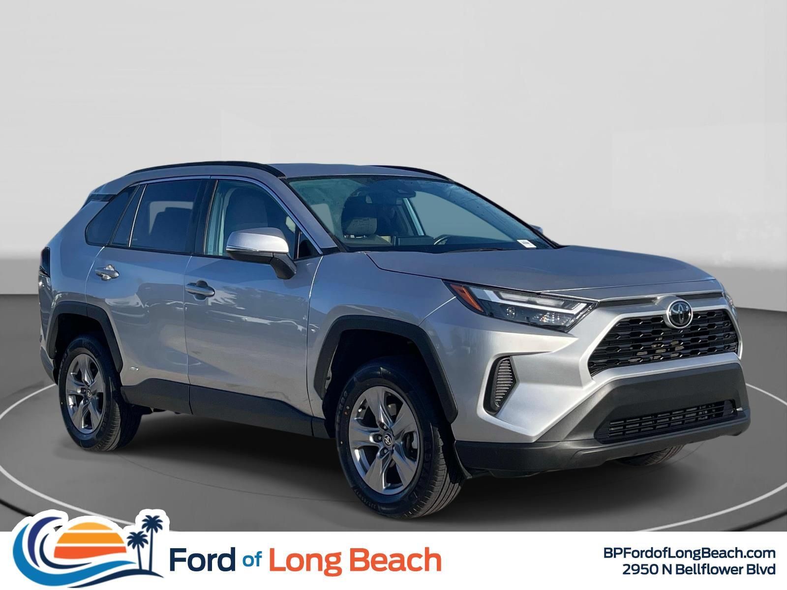 Used 2025 Toyota RAV4 XLE AWD/4WD image 1