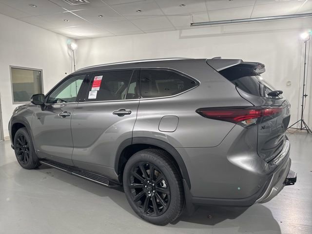 New 2026 Toyota Highlander Platinum image 6