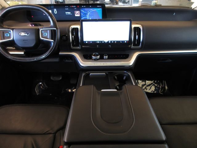 Certified 2025 Ford Expedition Max Platinum image 18