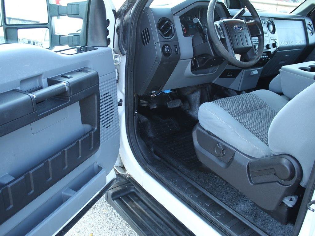 Used 2016 Ford F250 XL w/ Power Equipment Group image 19