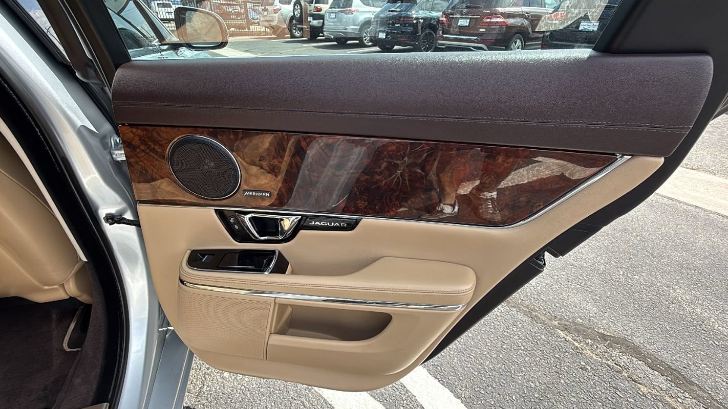 Used 2015 Jaguar XJ AWD image 15