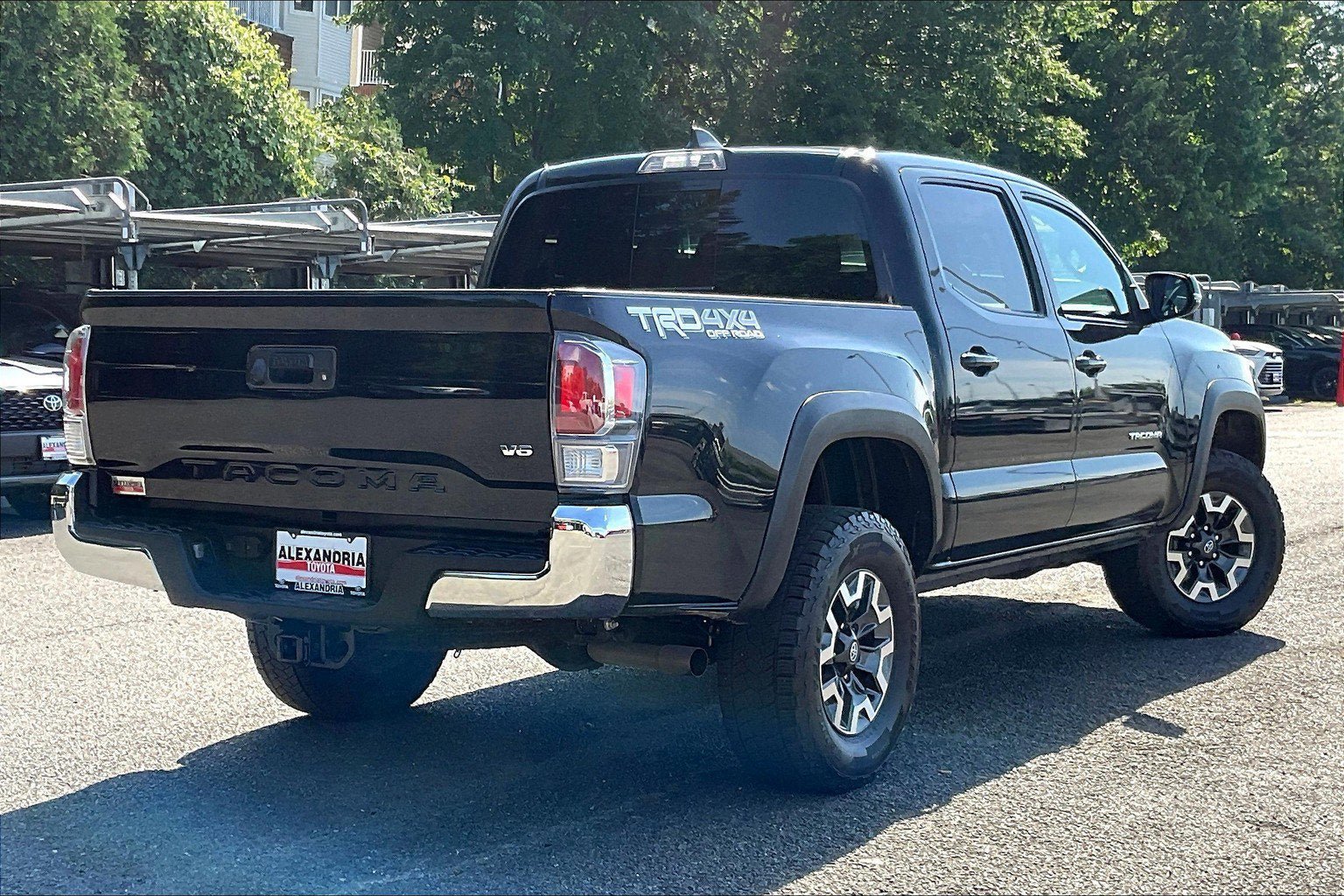 Used 2022 Toyota Tacoma TRD Off-Road AWD/4WD image 12