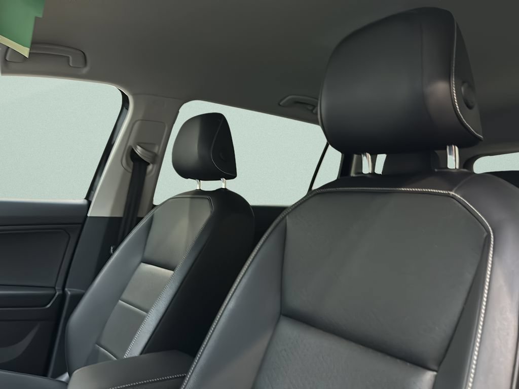 Used 2021 Volkswagen Tiguan SE AWD/4WD image 10
