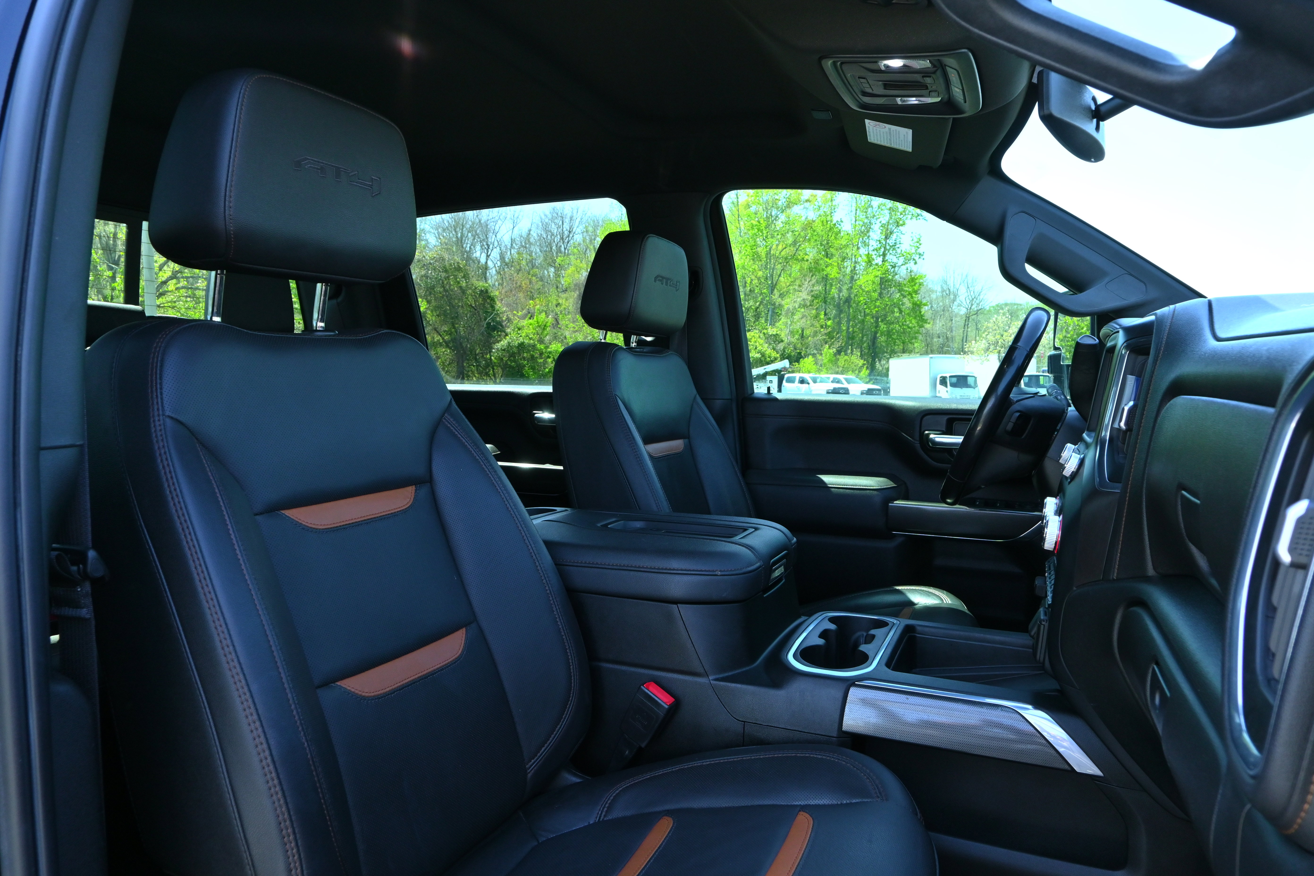 Used 2022 GMC Sierra 2500 AT4 w/ AT4 Preferred Package image 8