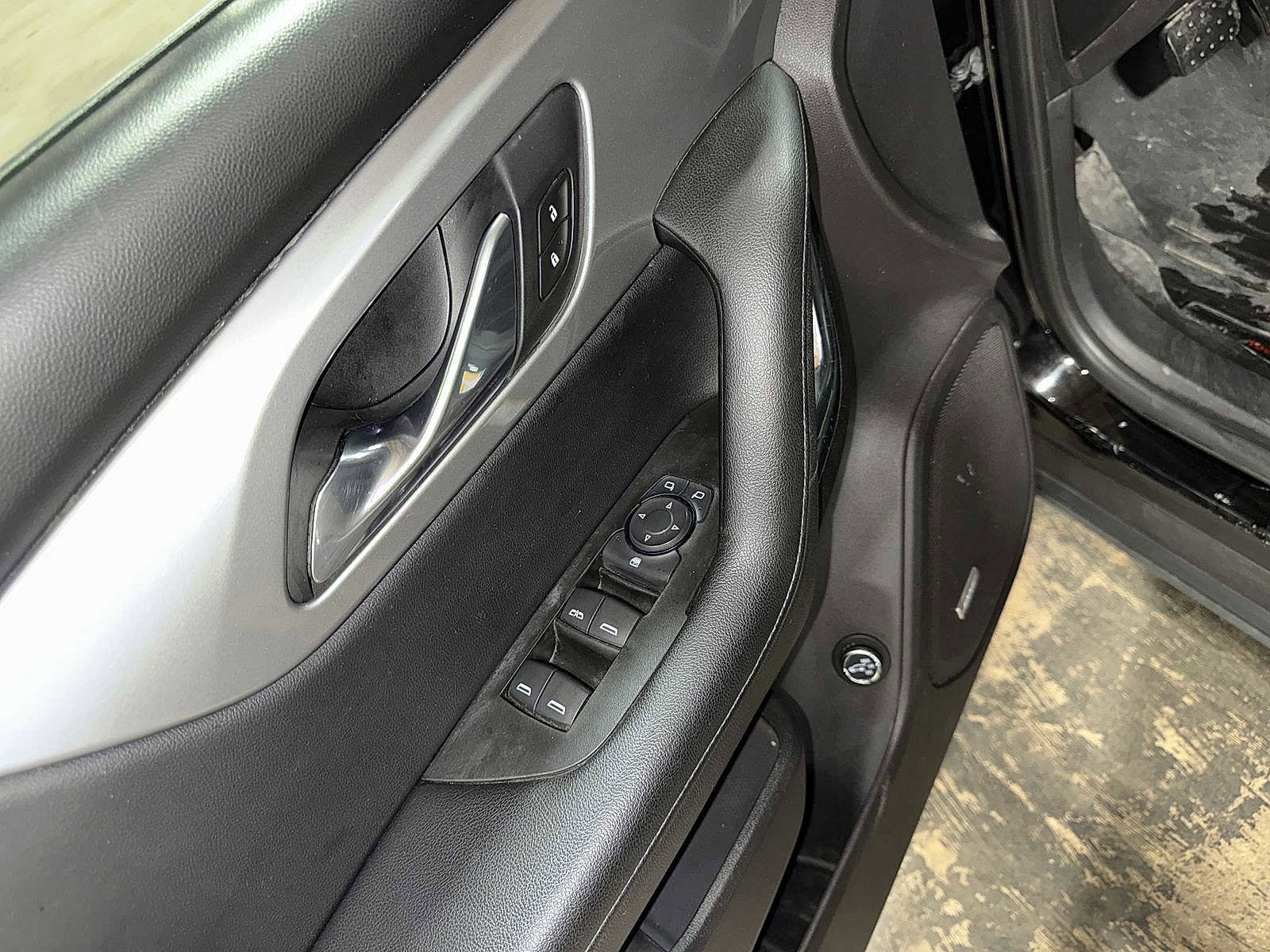 Used 2019 Chevrolet Blazer LT w/ Sound & Technology Package image 23