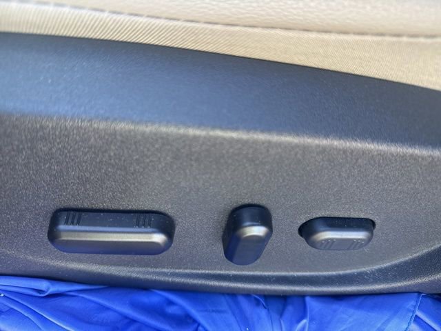 Used 2019 Ford Escape Titanium image 13