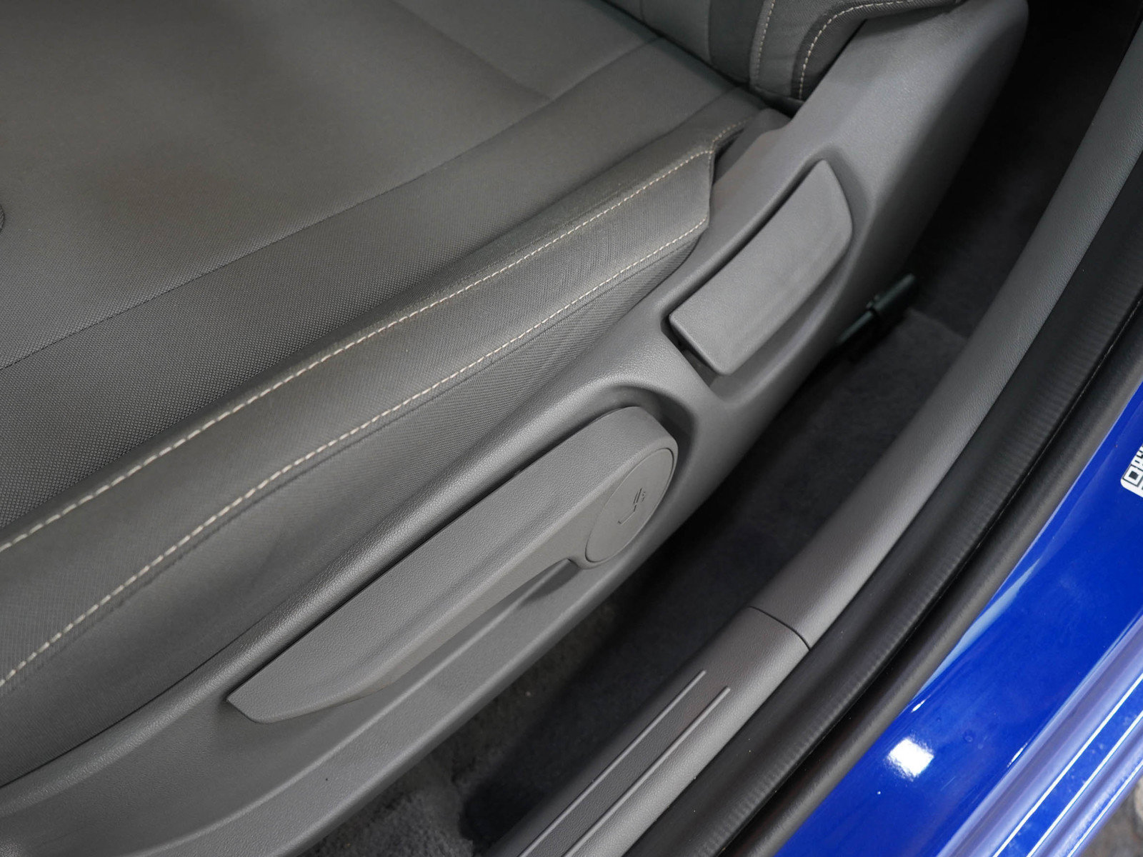 Used 2025 Hyundai Elantra SEL FWD image 41