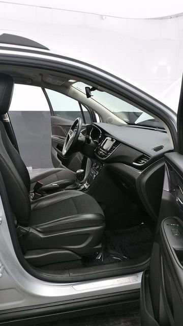 Used 2022 Buick Encore Preferred image 10