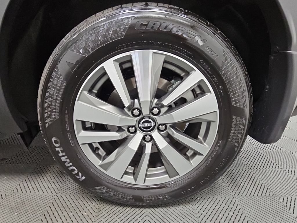 Used 2025 Nissan Pathfinder SL FWD image 42