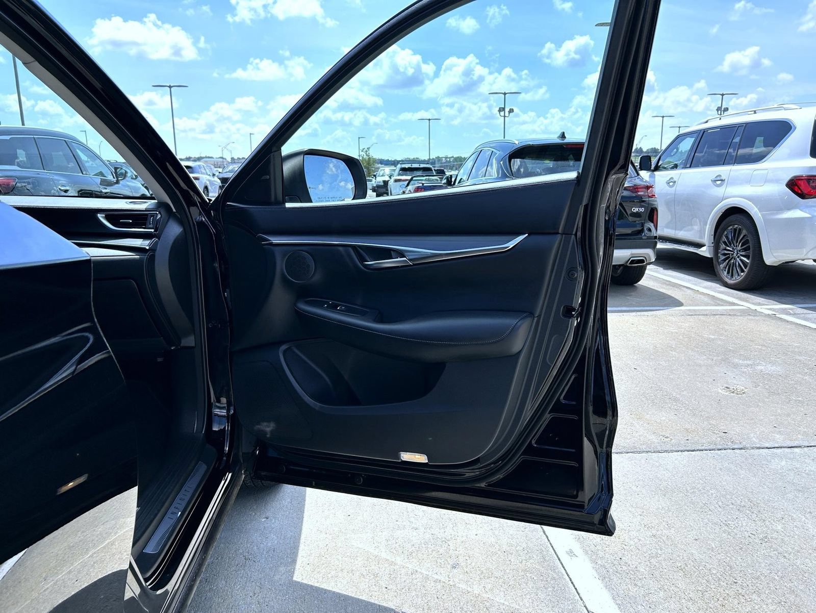 Certified 2025 INFINITI QX50 Luxe AWD/4WD image 16