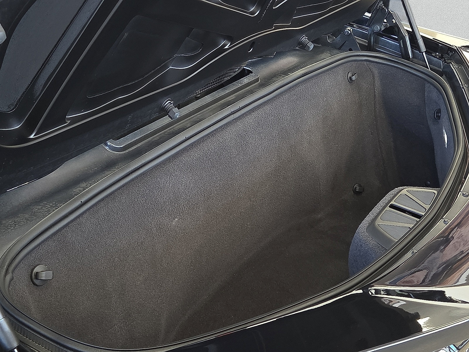 Used 2023 Chevrolet Corvette Stingray Premium Conv w/ Battery Protection Package RWD image 9