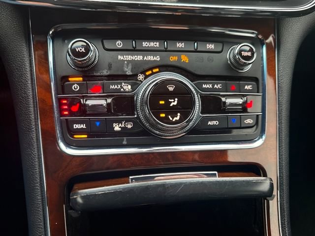 Used 2018 Lincoln Continental Premiere image 30