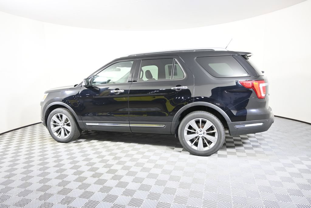 Used 2018 Ford Explorer Limited w/ Equipment Group 301A AWD/4WD image 3