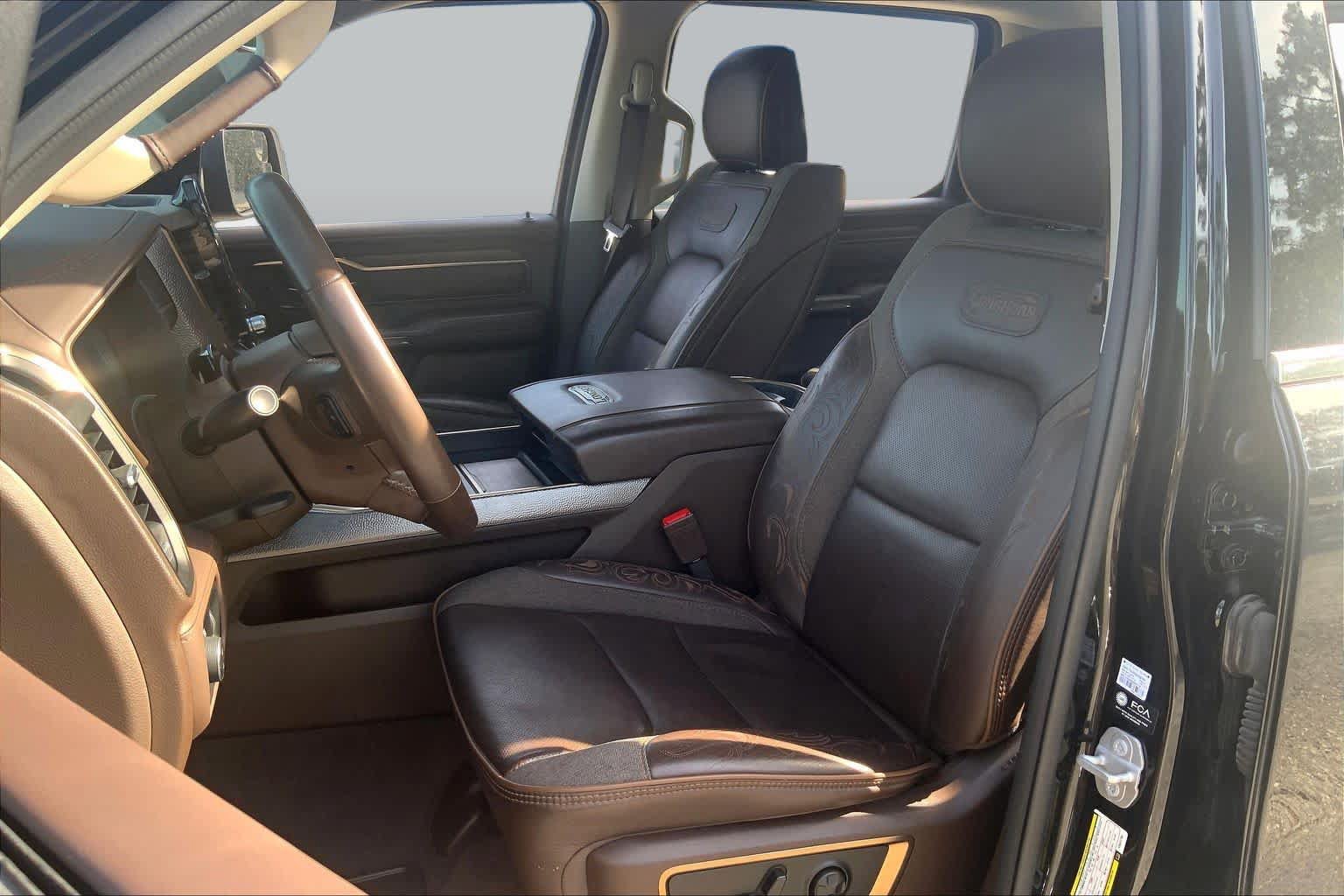 Used 2025 RAM 1500 Limited AWD/4WD image 8