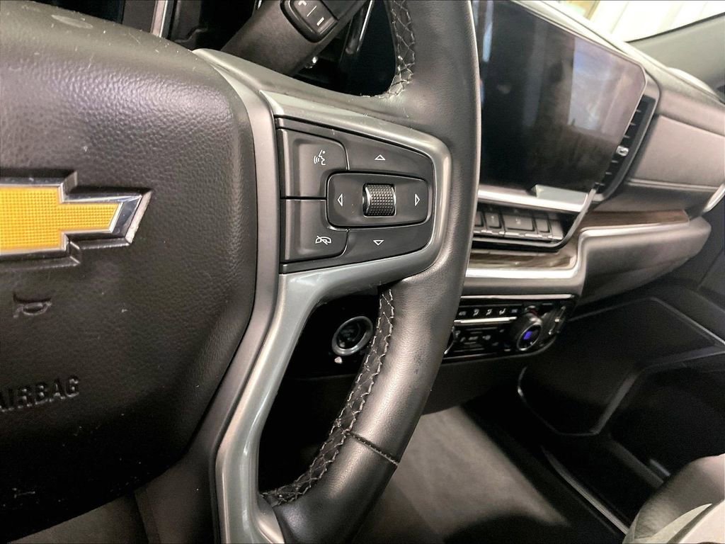 Used 2023 Chevrolet Silverado 1500 LT AWD/4WD image 23
