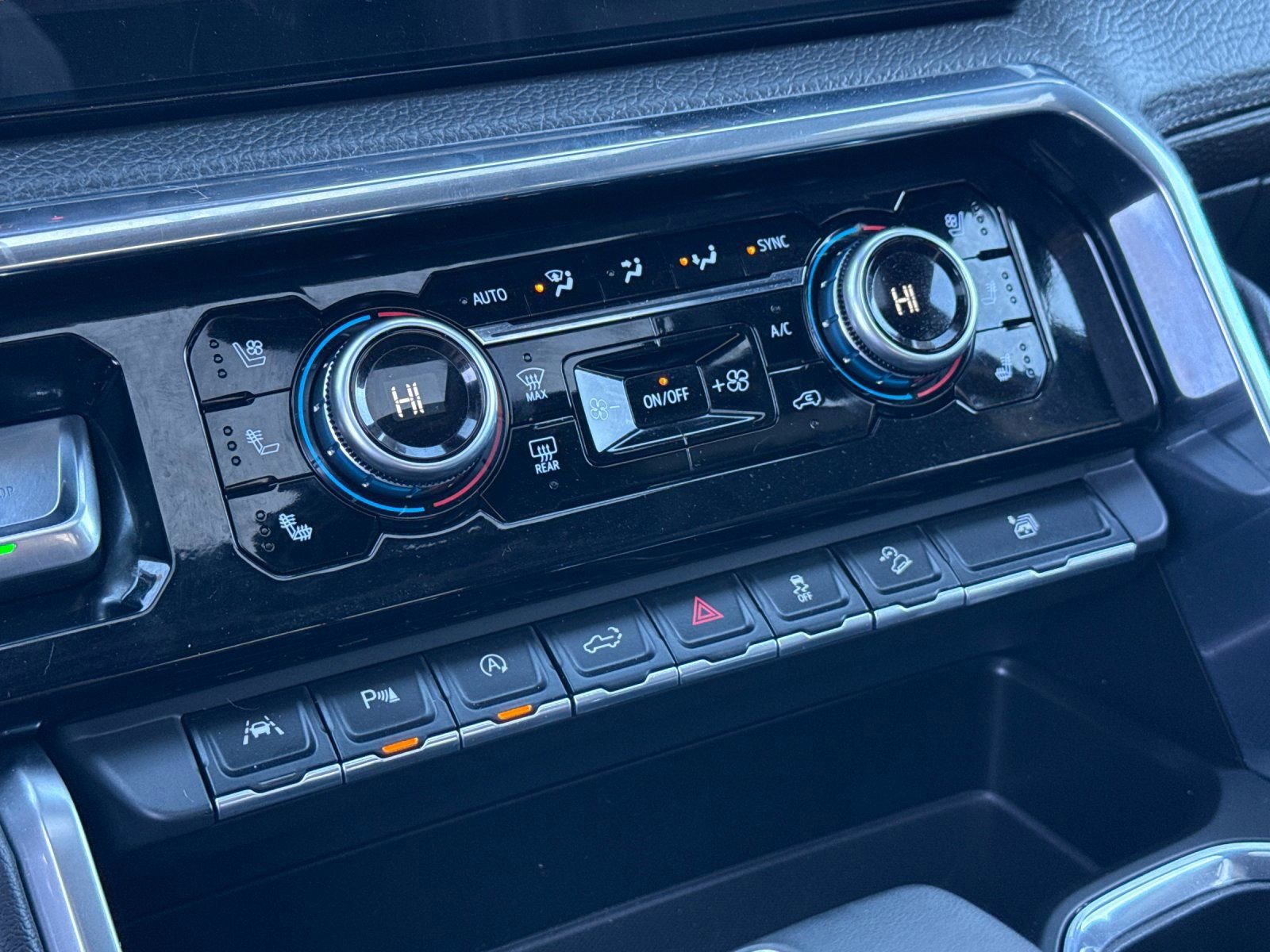 Used 2024 GMC Sierra 1500 Denali image 23