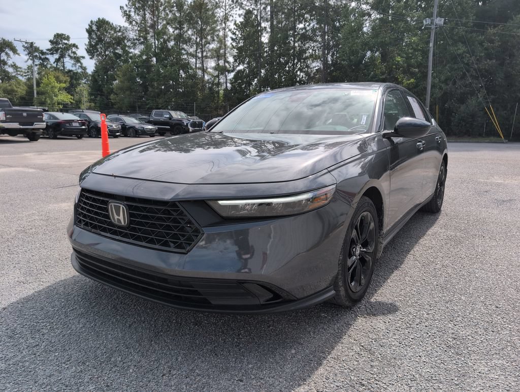 Used 2025 Honda Accord SE image 4