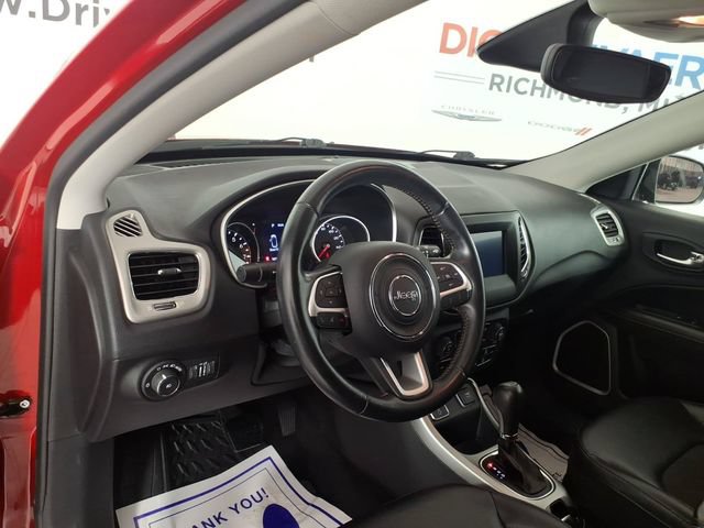 Used 2019 Jeep Compass Latitude FWD image 10