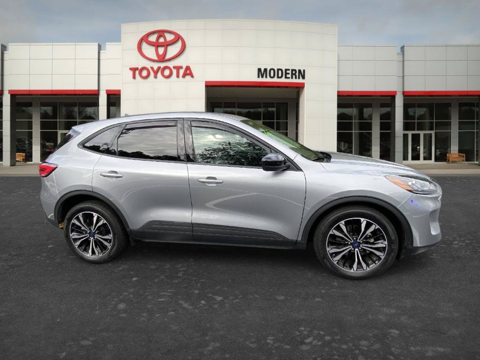 Used 2022 Ford Escape SE w/ SE Sport Appearance Package FWD image 16