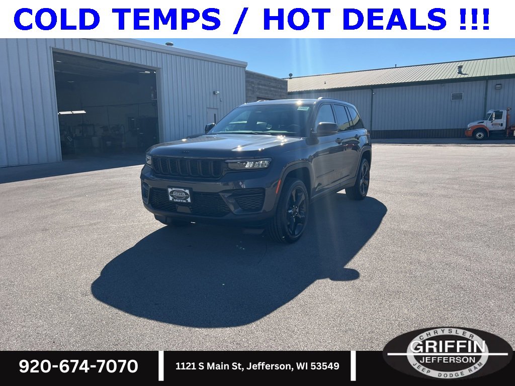 New 2025 Jeep Grand Cherokee Altitude image 3