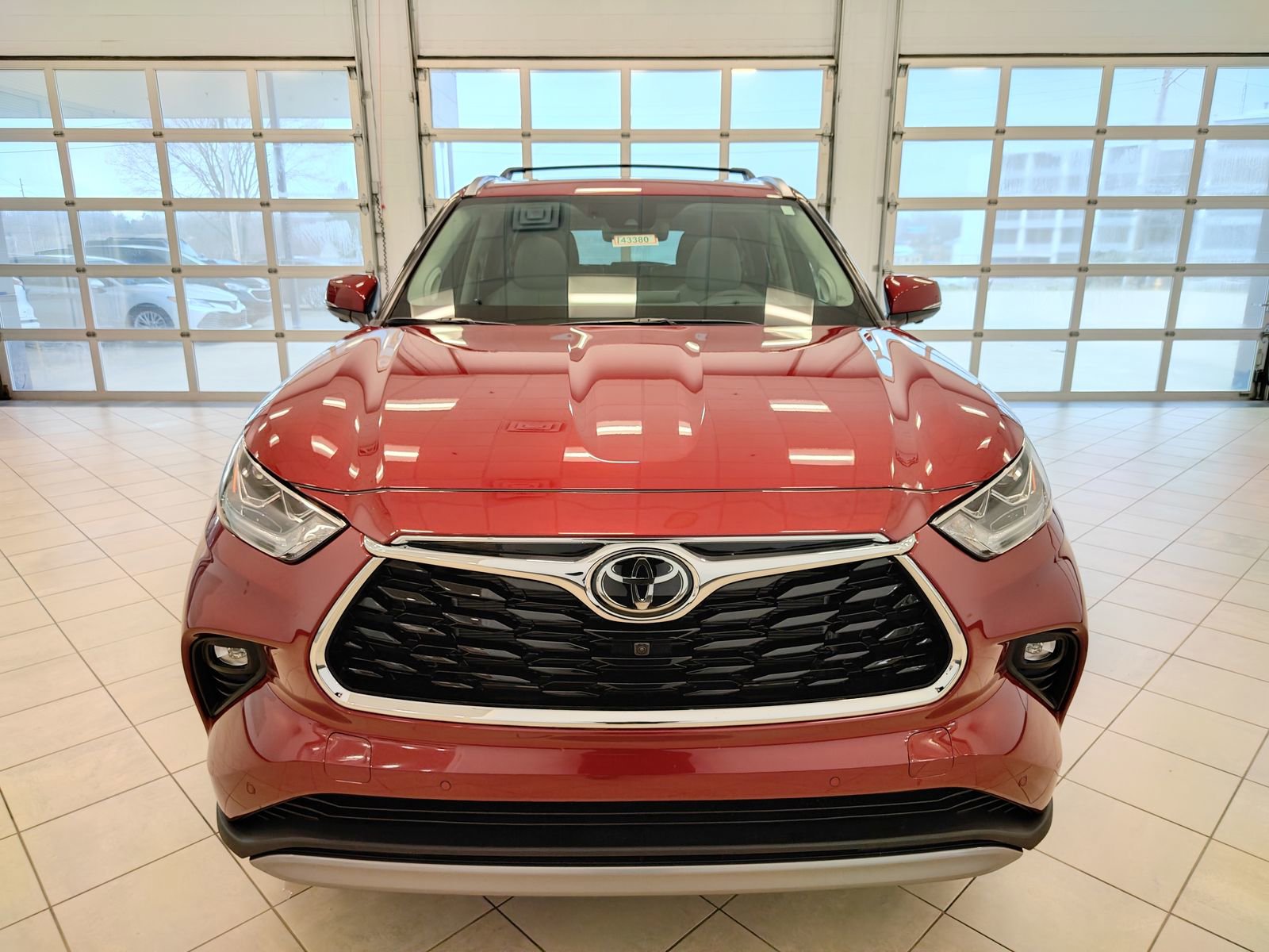 New 2026 Toyota Highlander Platinum image 9