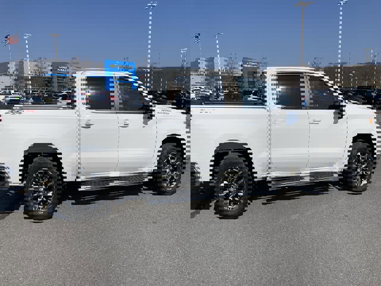 Used 2023 Chevrolet Silverado 1500 LT image 8