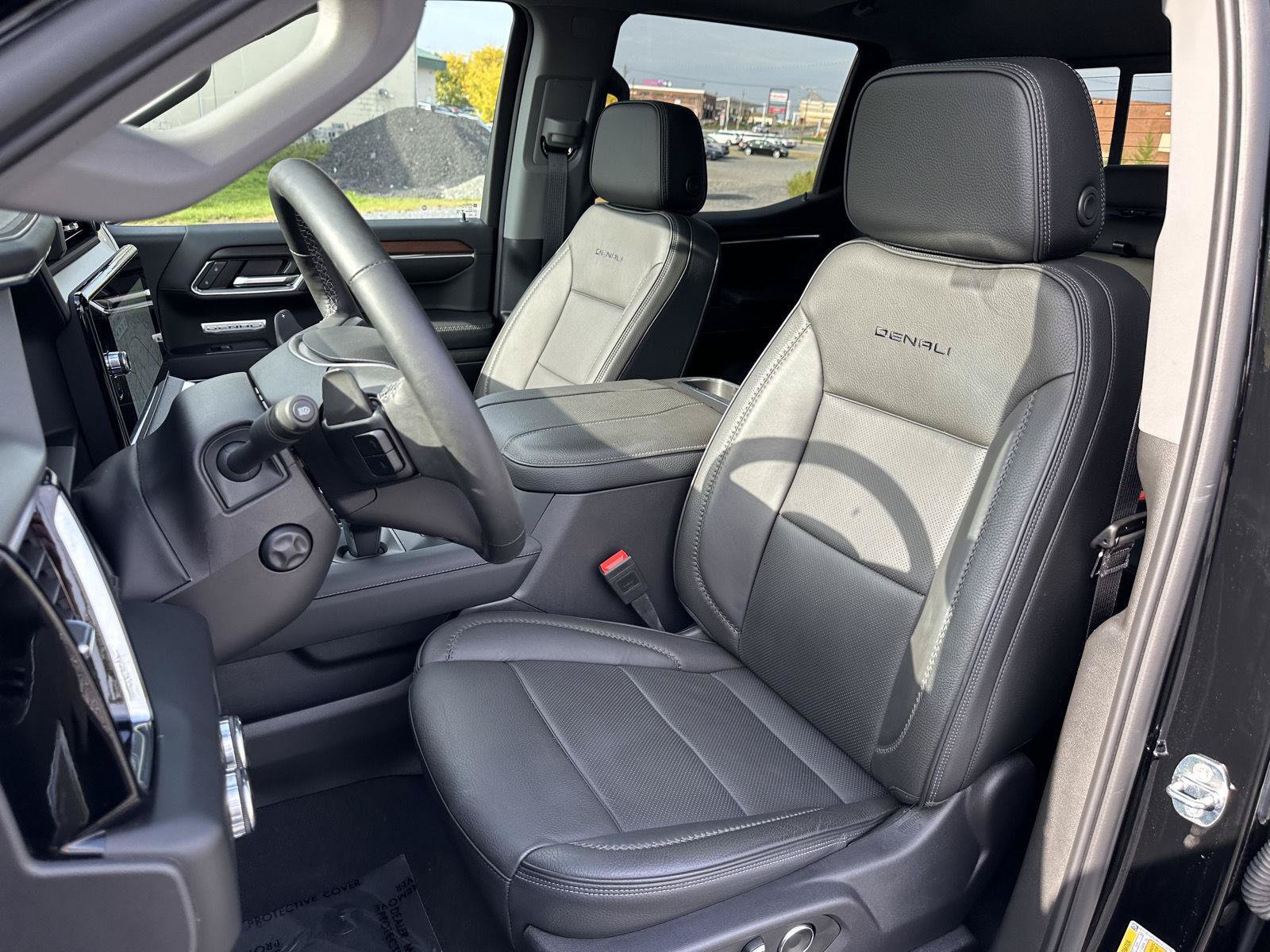 Used 2024 GMC Sierra 1500 Denali w/ Denali Reserve Package AWD/4WD image 16
