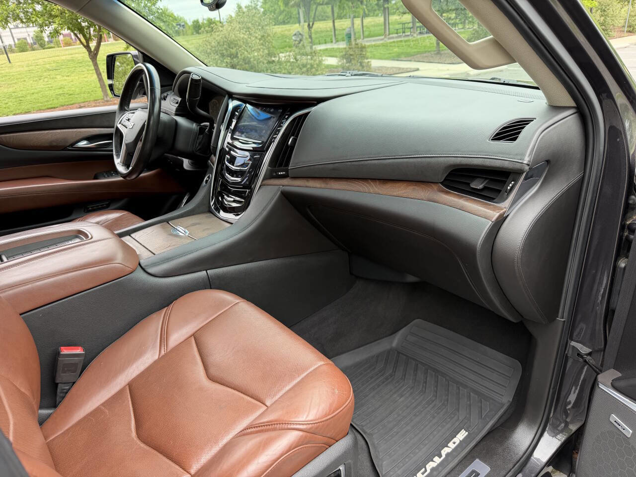 Used 2015 Cadillac Escalade ESV Premium AWD/4WD image 29