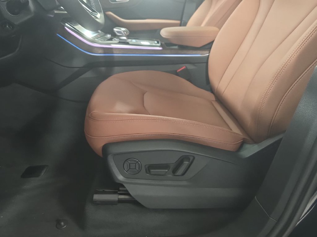 New 2026 Audi Q7 2.0T Premium AWD/4WD image 13