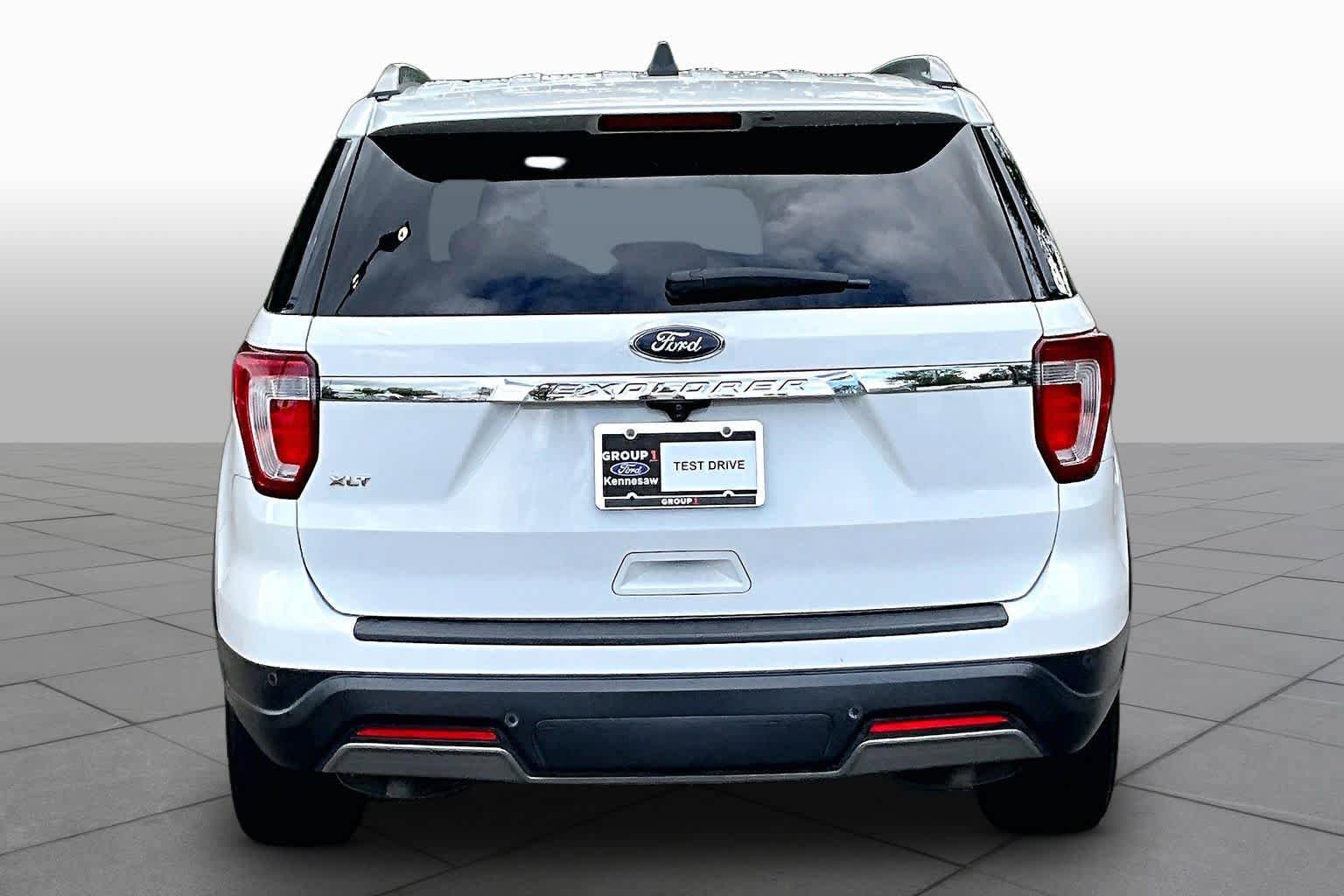 Used 2019 Ford Explorer XLT w/ Class III Trailer Tow Package FWD image 4