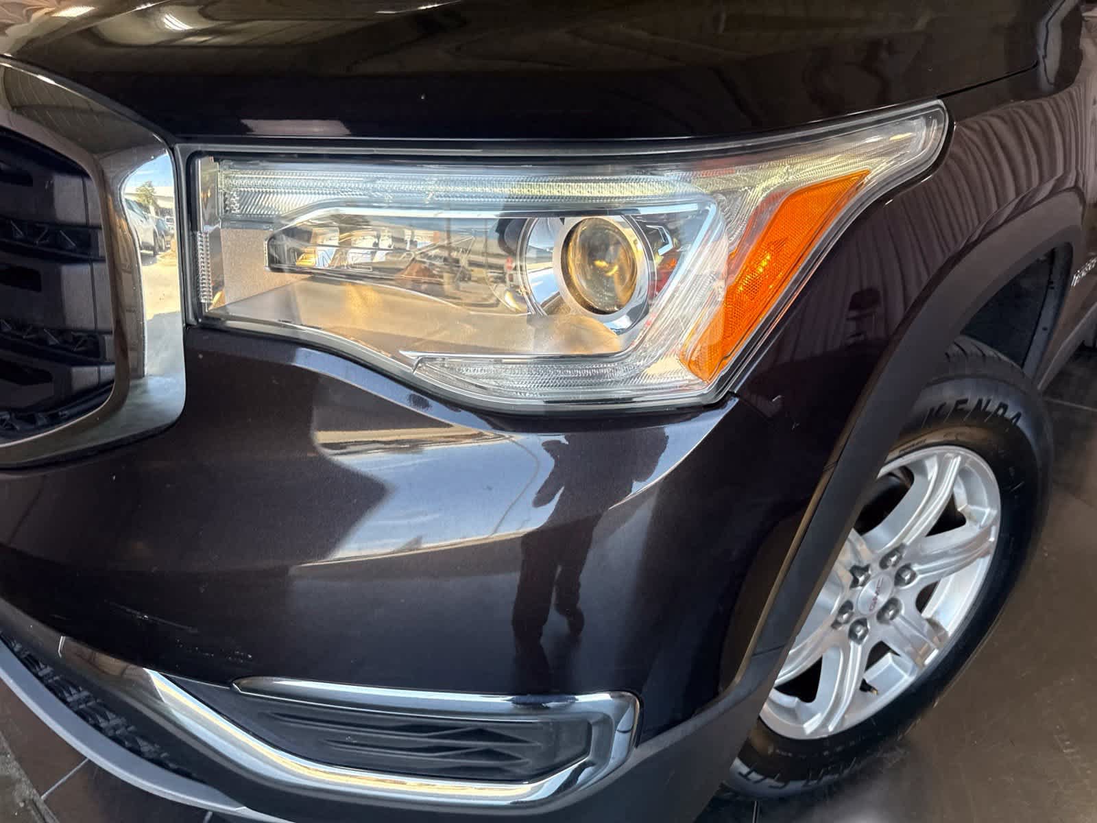 Used 2017 GMC Acadia SLE FWD image 9