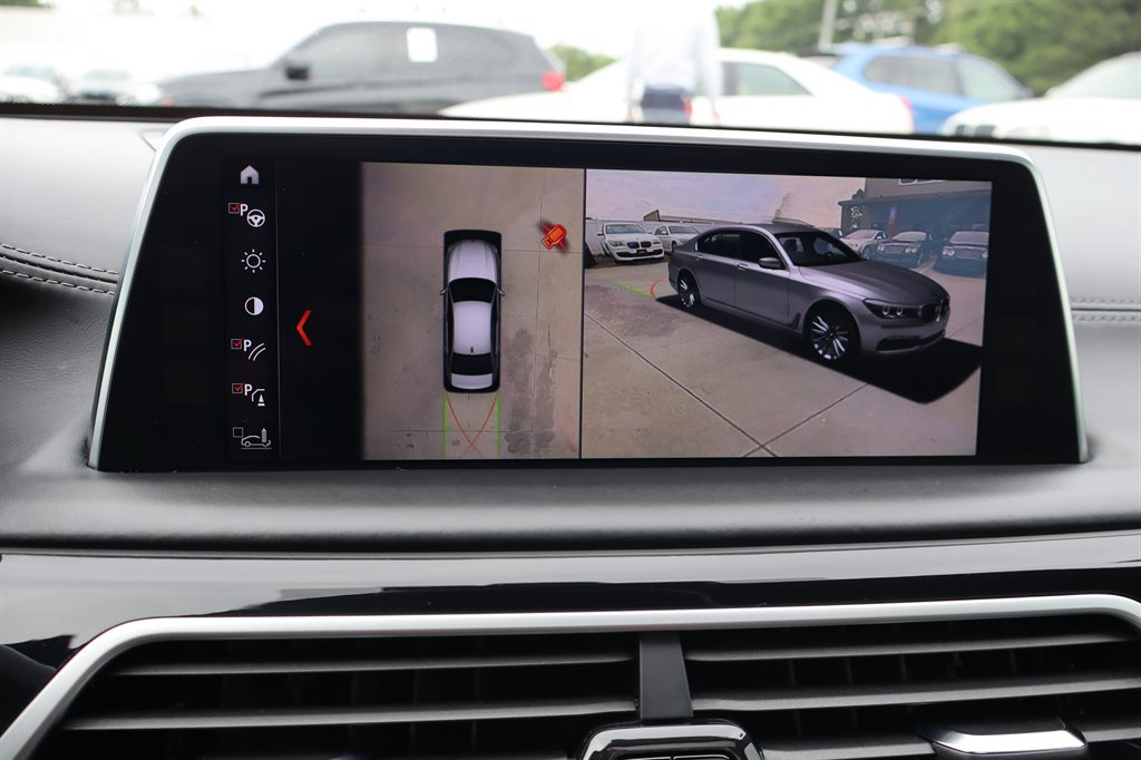 Used 2018 BMW 750i xDrive AWD/4WD image 34