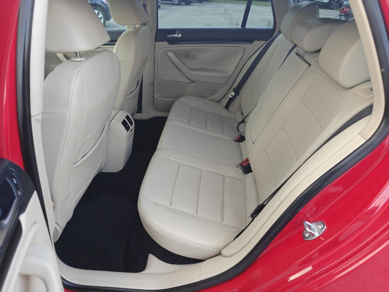 Used 2012 Volkswagen Jetta TDI image 14