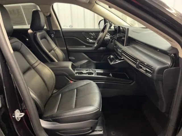 Used 2023 Lincoln Corsair AWD image 16