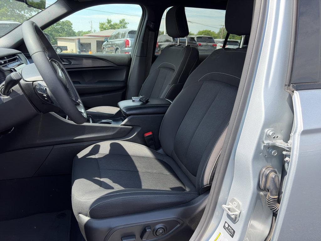 Used 2025 Jeep Grand Cherokee L Laredo AWD/4WD image 10