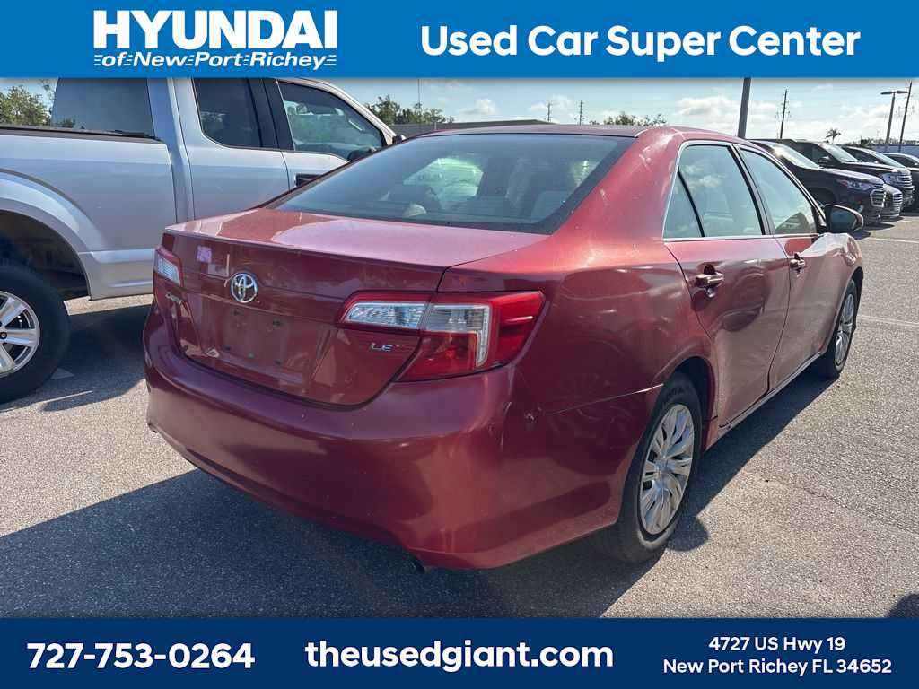 Used 2012 Toyota Camry LE FWD image 3