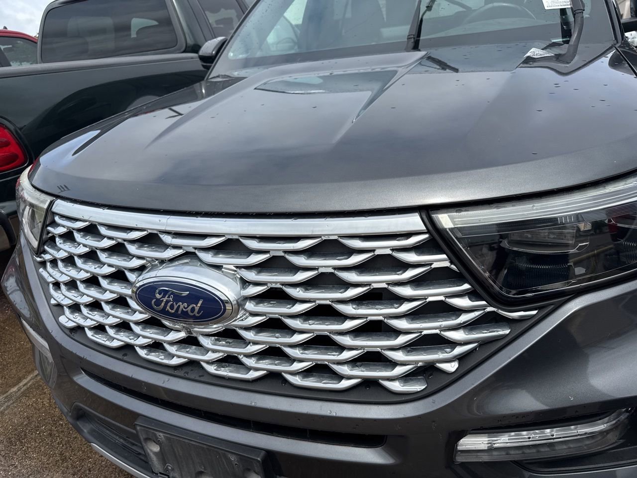 Used 2020 Ford Explorer Platinum w/ Premium Technology Package AWD/4WD image 2