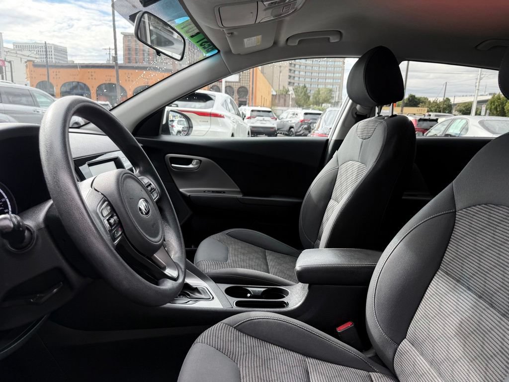 Used 2017 Kia Niro LX FWD image 14