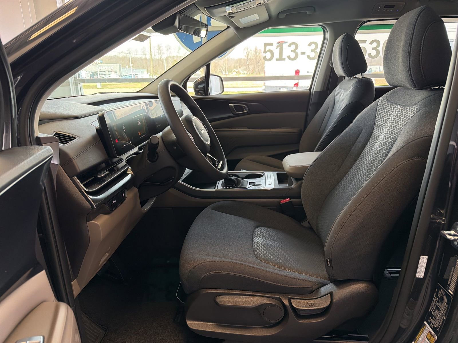 New 2026 Kia Carnival LX image 18