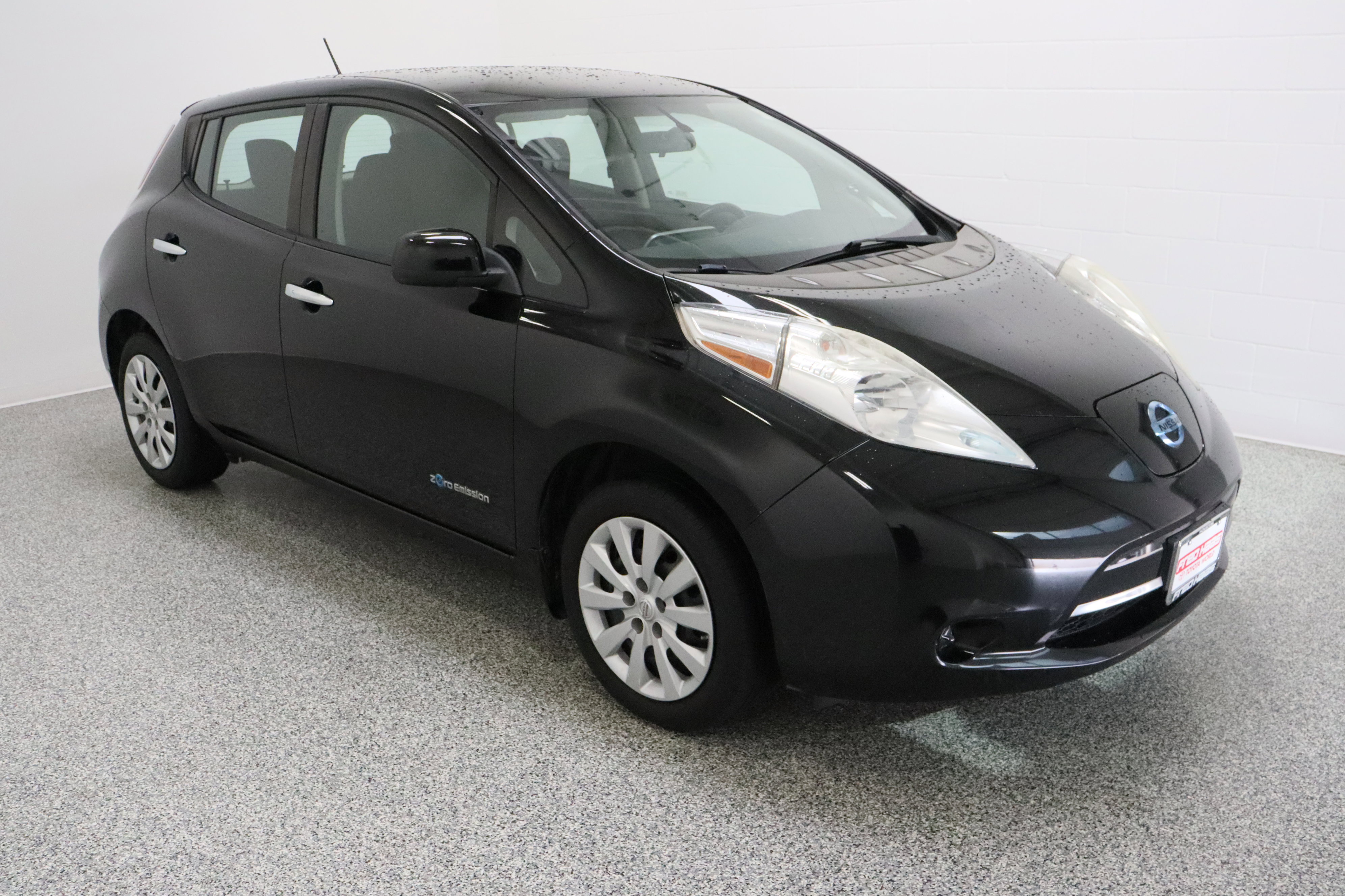 Used 2015 Nissan Leaf S w/ Charge Package FWD image 4