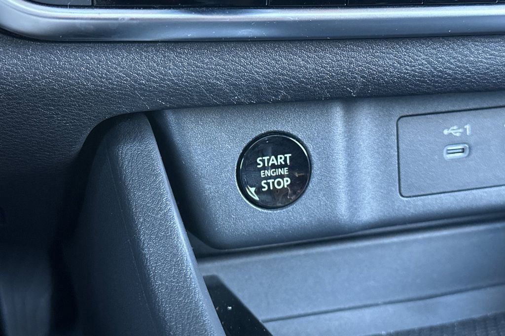 Used 2025 Nissan Rogue SV w/ SV Premium Package image 22