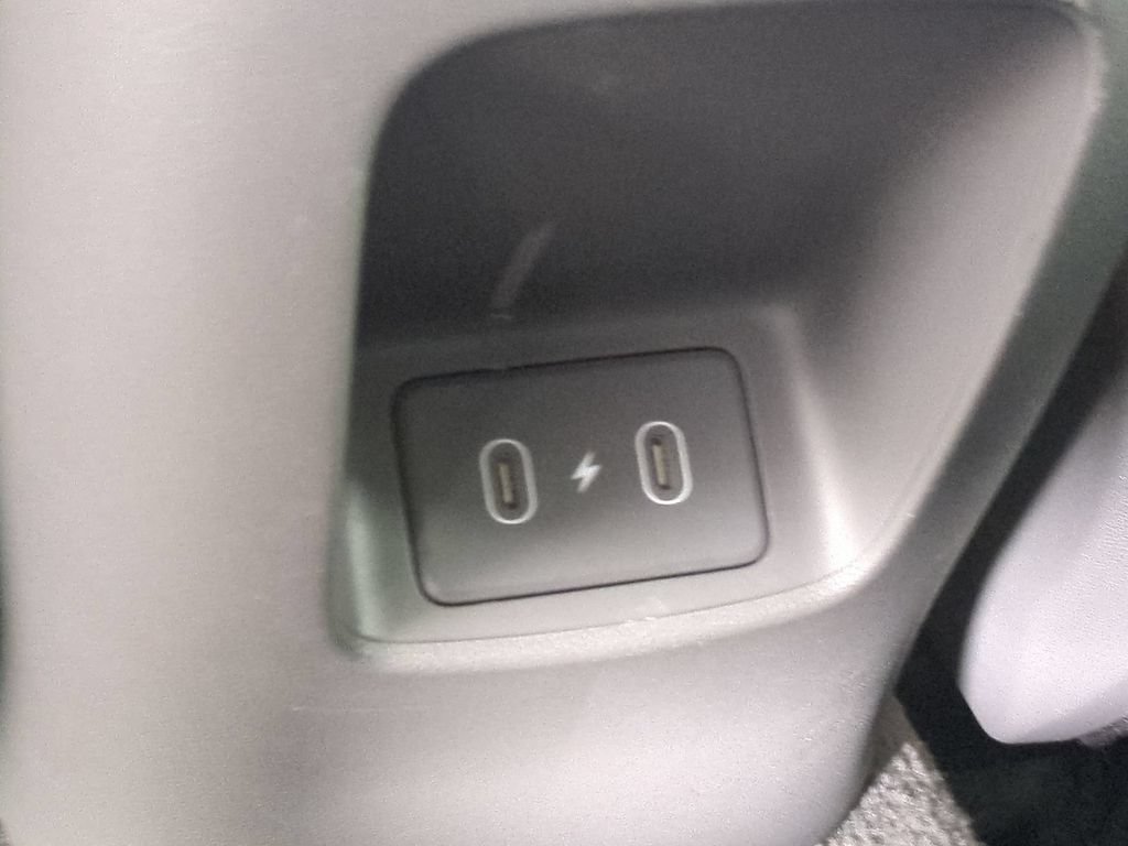 Used 2025 Hyundai Elantra SE FWD image 15