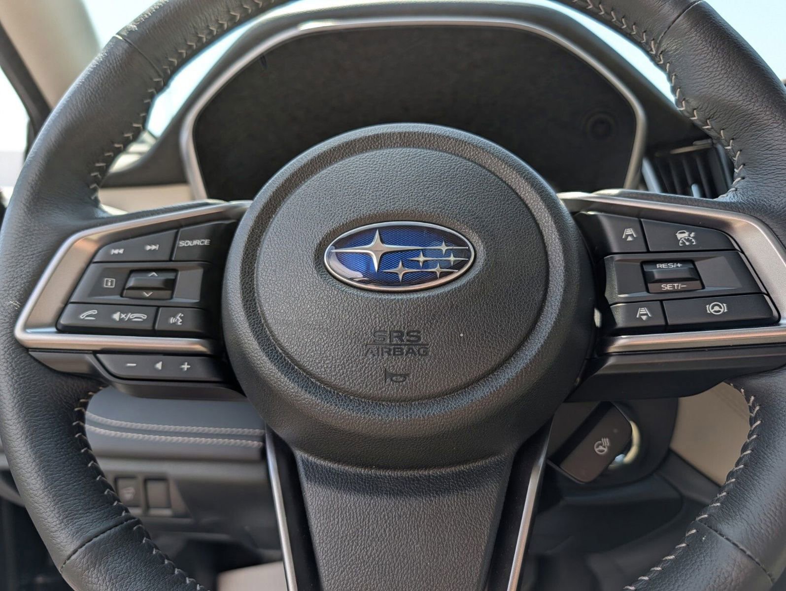 Used 2025 Subaru Outback Limited AWD/4WD image 29