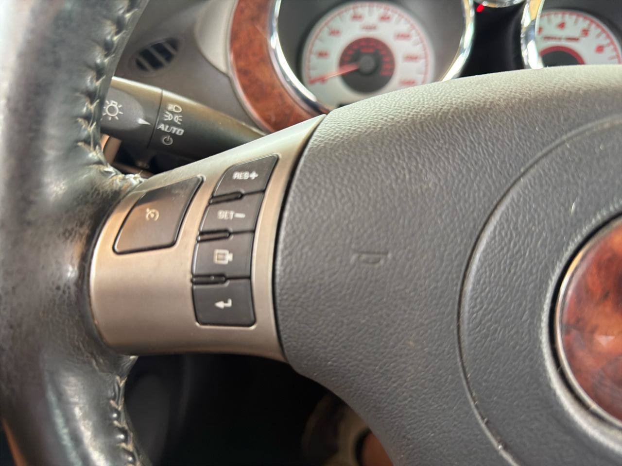 Used 2006 Pontiac Solstice Convertible w/ Premium Package RWD image 19