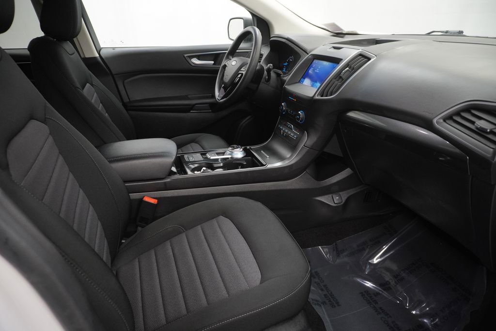Used 2020 Ford Edge SE image 47