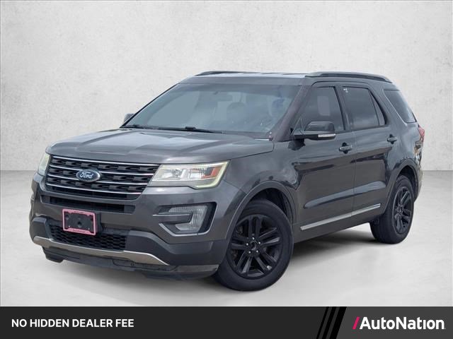 Used 2017 Ford Explorer XLT FWD image 1