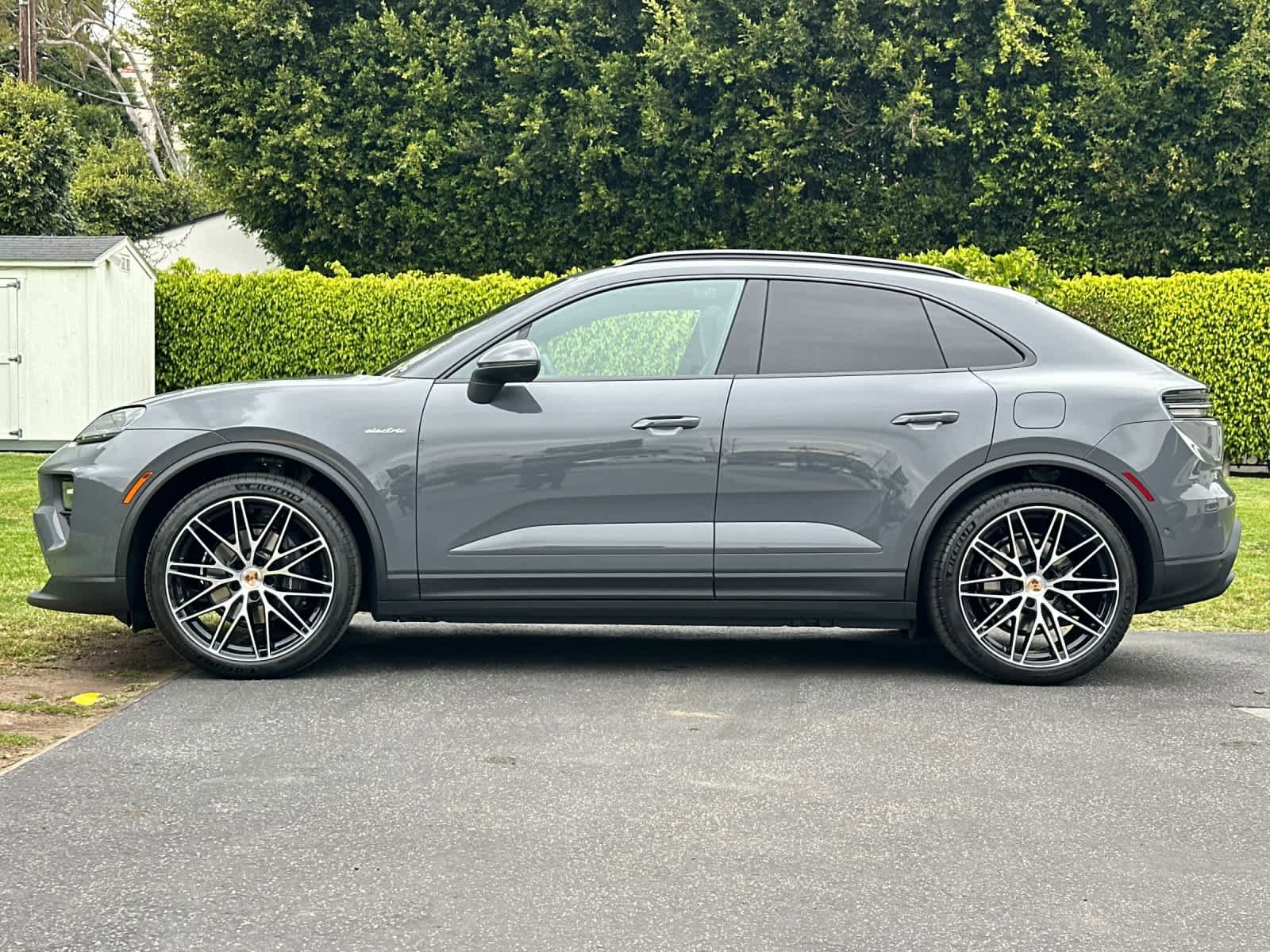 New 2026 Porsche Macan Electric RWD image 2