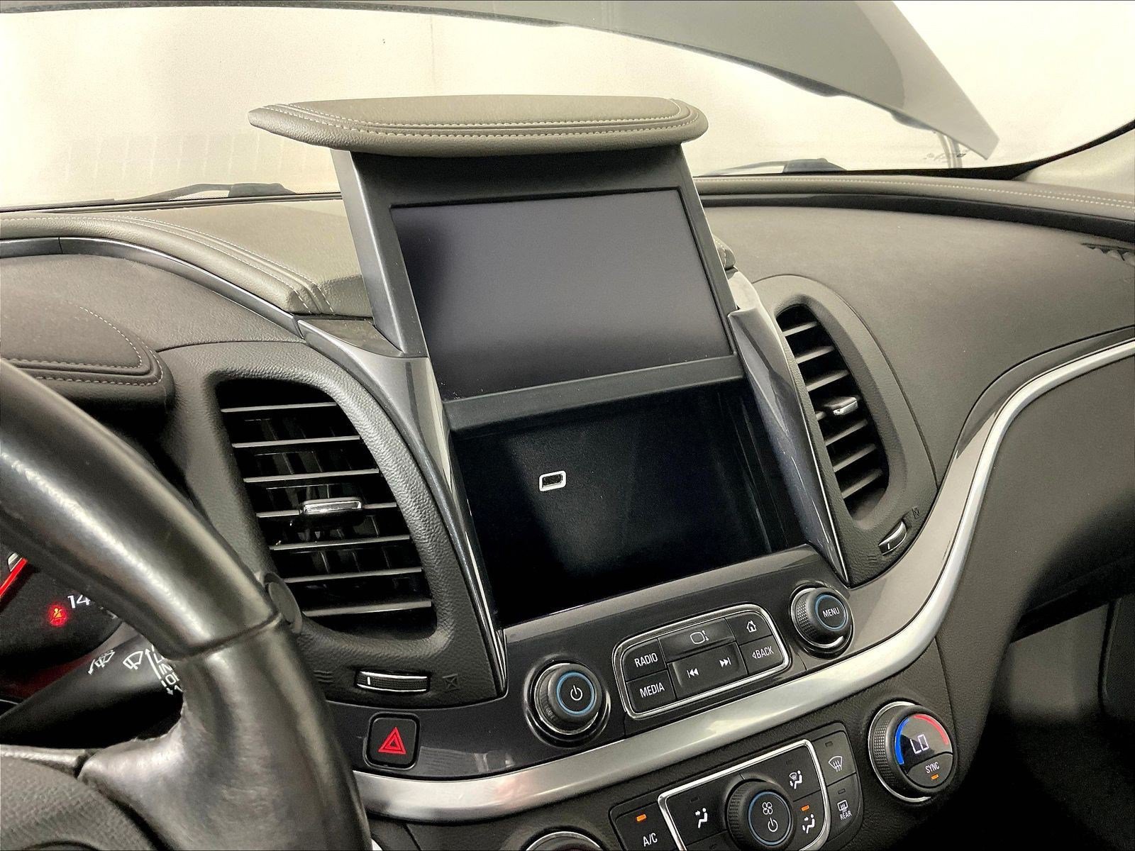Used 2019 Chevrolet Impala LT FWD image 35